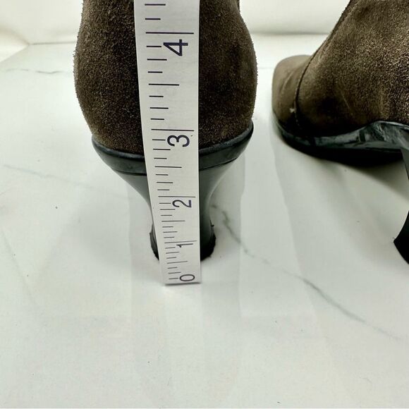 La Canadienne Suede Heels- Size 7.5 - Picture 11 of 15